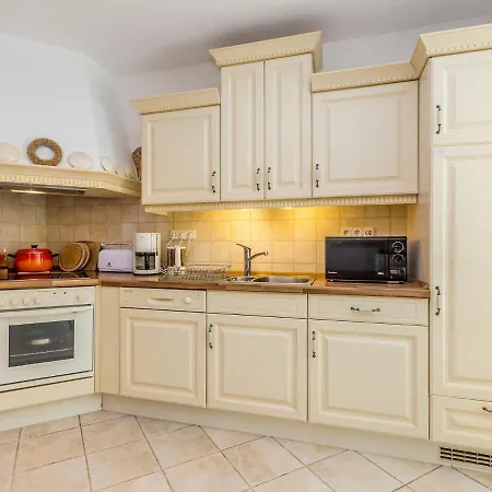 Apartment Deluxe In Premantura With A Shared Swimming Pool *